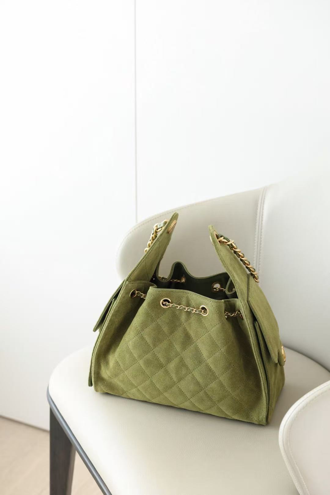 CC 2025 Hobo Bag 30cm Matcha Green Suede