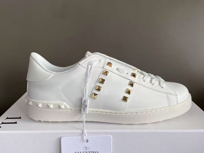 Rockstud Untitled White Calfskin Gold Embellishments