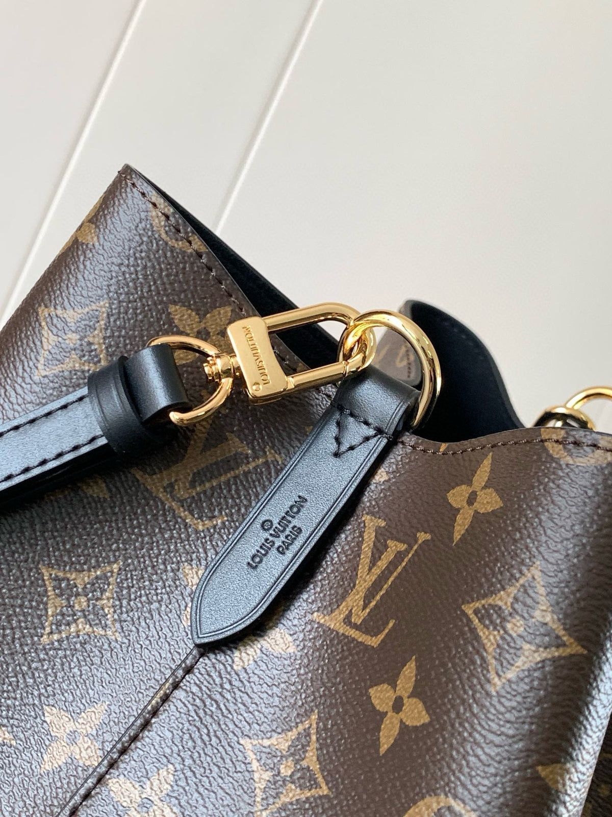 LV 26 Neonoe MM Monogram Brown Cowhide