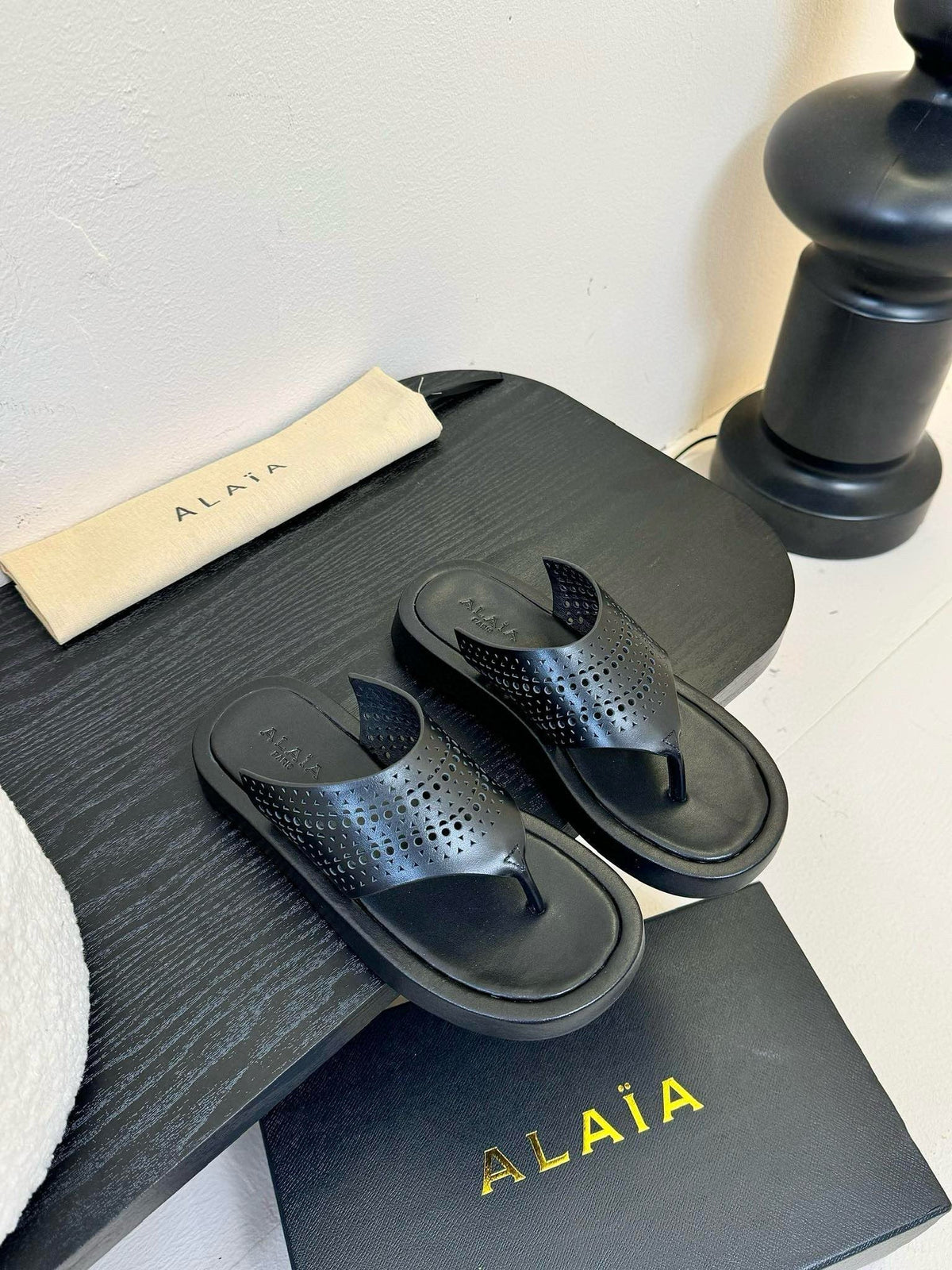 AlaÃ¯a Mid-Heel Plastron Platform Sandals Buffed Nappa Leather