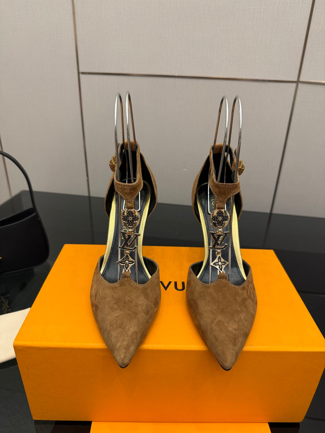 Louis Vuitton 2026 Pointed-Toe Pumps 95mm Suede Leather 791583