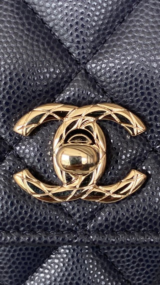 CC handle bag 19 dark blue caviar
