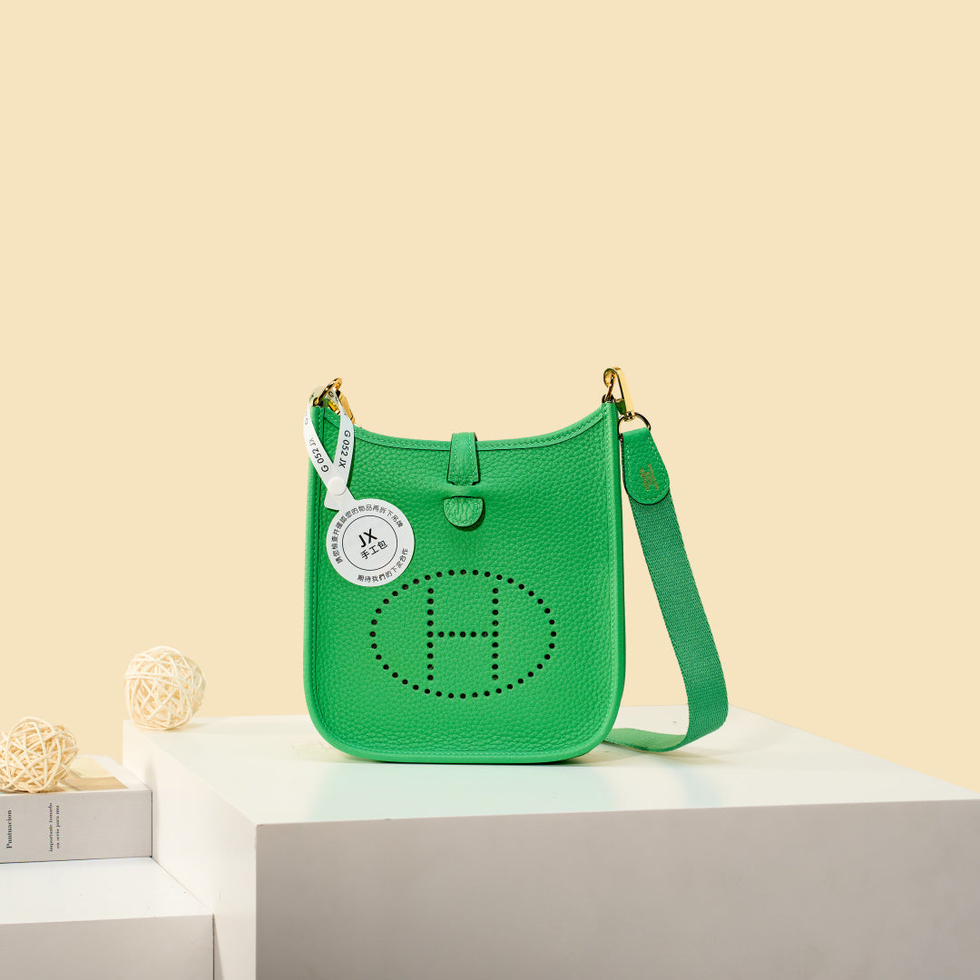 High-end Hermes 2026 Evelyne Bag 17cm Taurillon Clemence Leather Suede 3