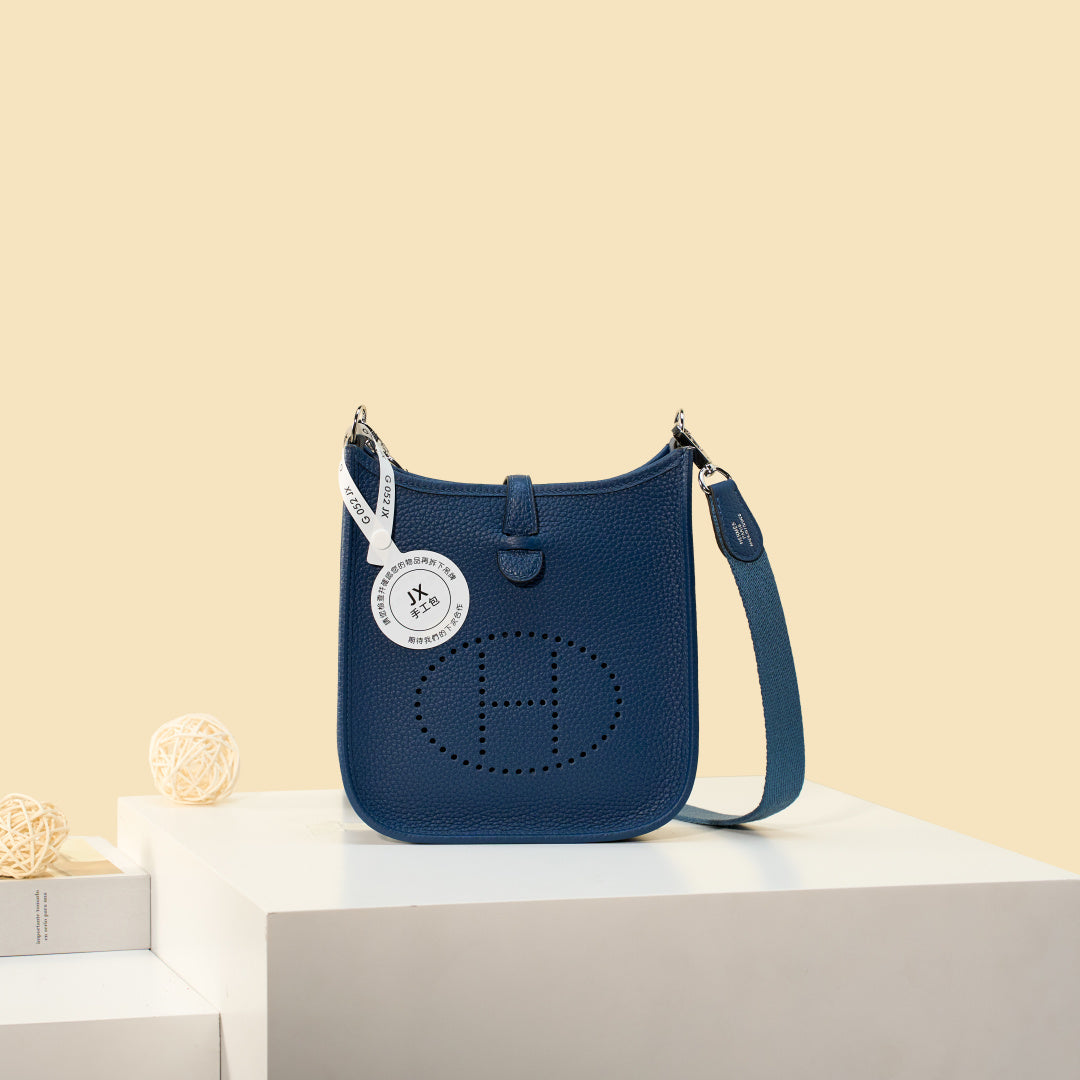 High-end Hermes 2026 Evelyne Bag 17cm Taurillon Clemence Leather Suede 3