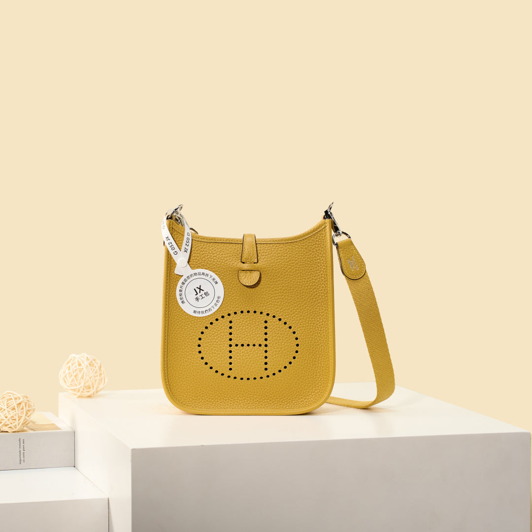 High-end Hermes 2026 Evelyne Bag 17cm Taurillon Clemence Leather Suede 3