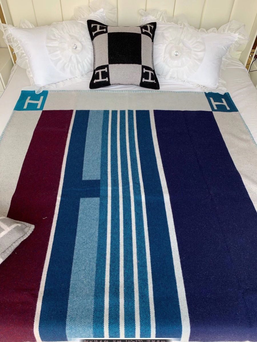 HM Avalon Throw Blanket Ecru Indigo Wool Cashmere