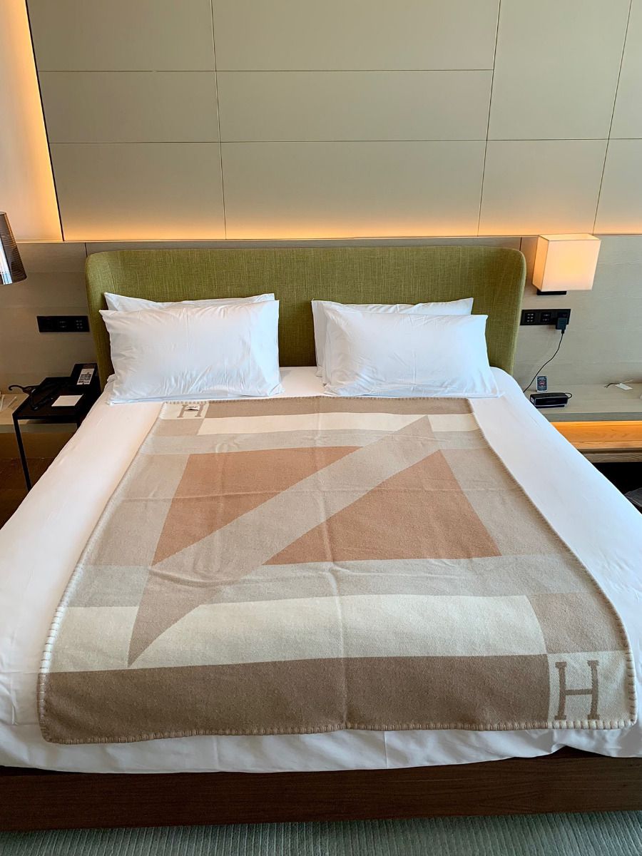 HM Drapeau Blanket Naturel and Grege Wool Cashmere