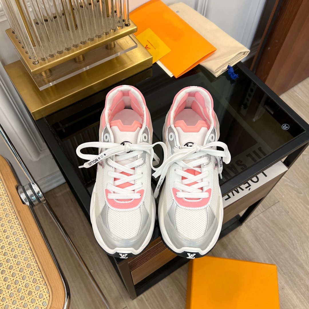 LV RUN 55 SNEAKER PINK