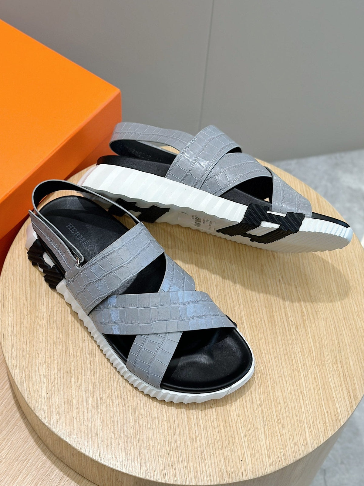 HM Men's Electric Sandals Calfskin 547746