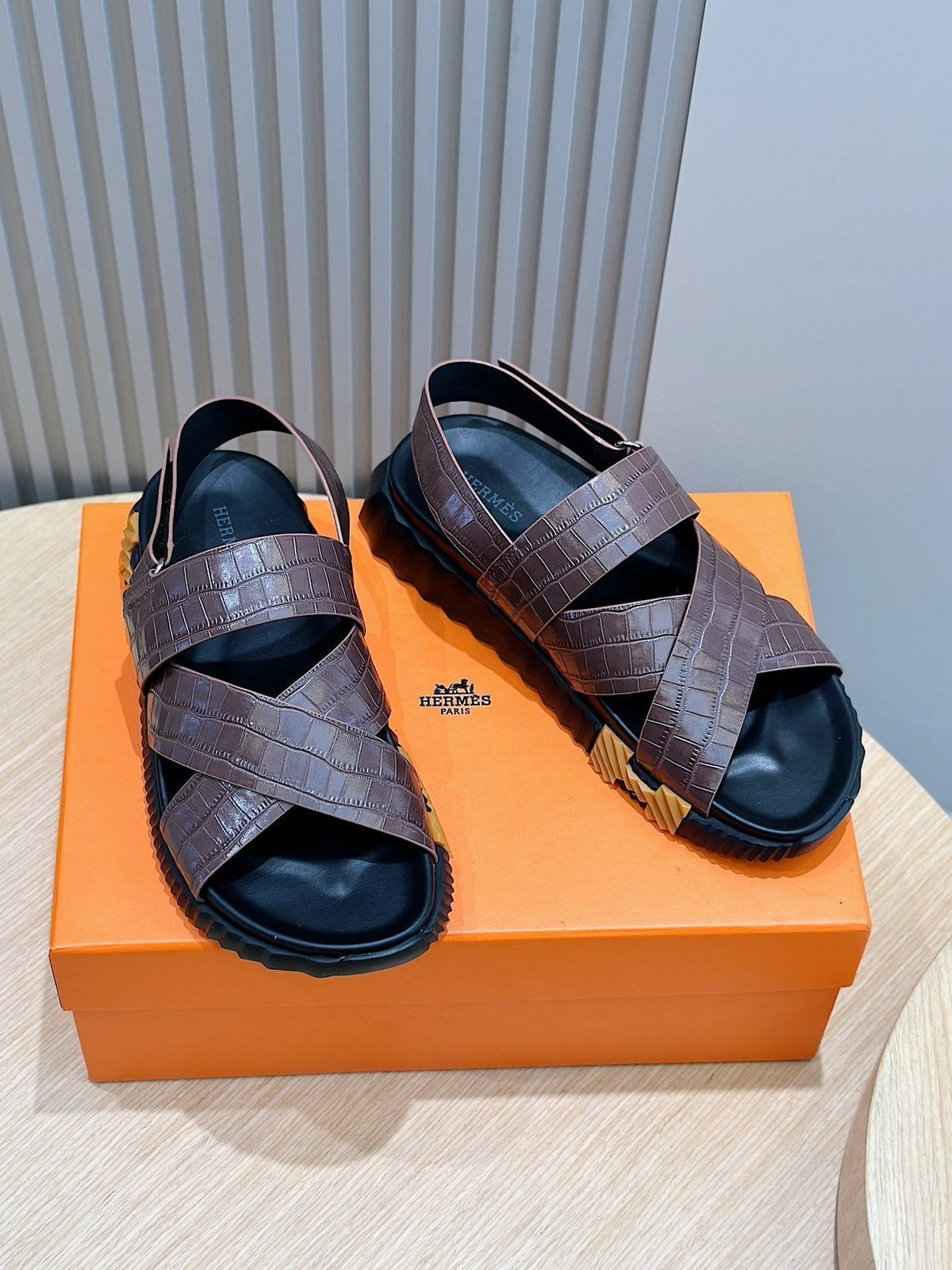 HM Men's Electric Sandals Calfskin 547746