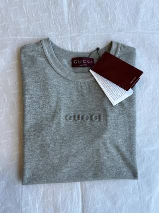 Gucci 25 Three-dimensional Embossed Letter Short-sleeved Top Cotton