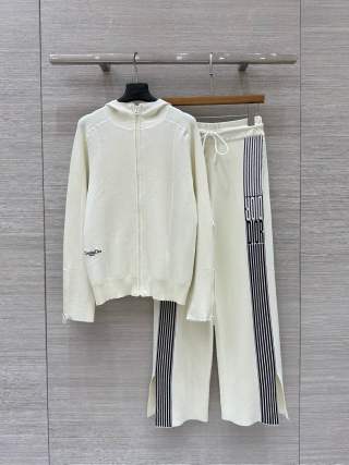 CD 25 Knitted Suit White Cotton