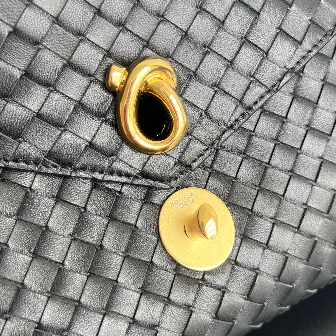BV Knot Lock 25cm Bag Intecciato Leather 539793