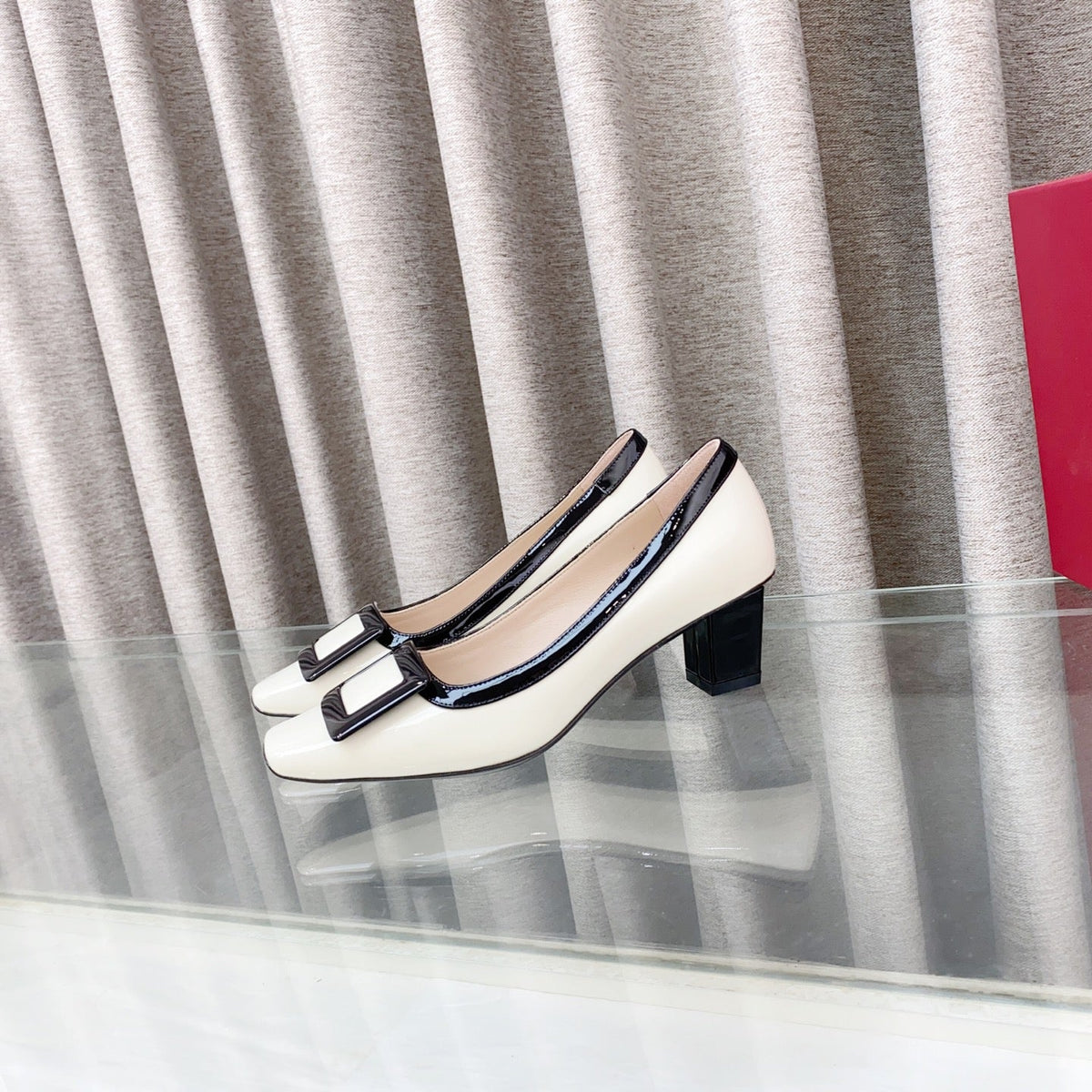 Viv Trompette Thick Heel Pumps White Cowhide Leather 283048