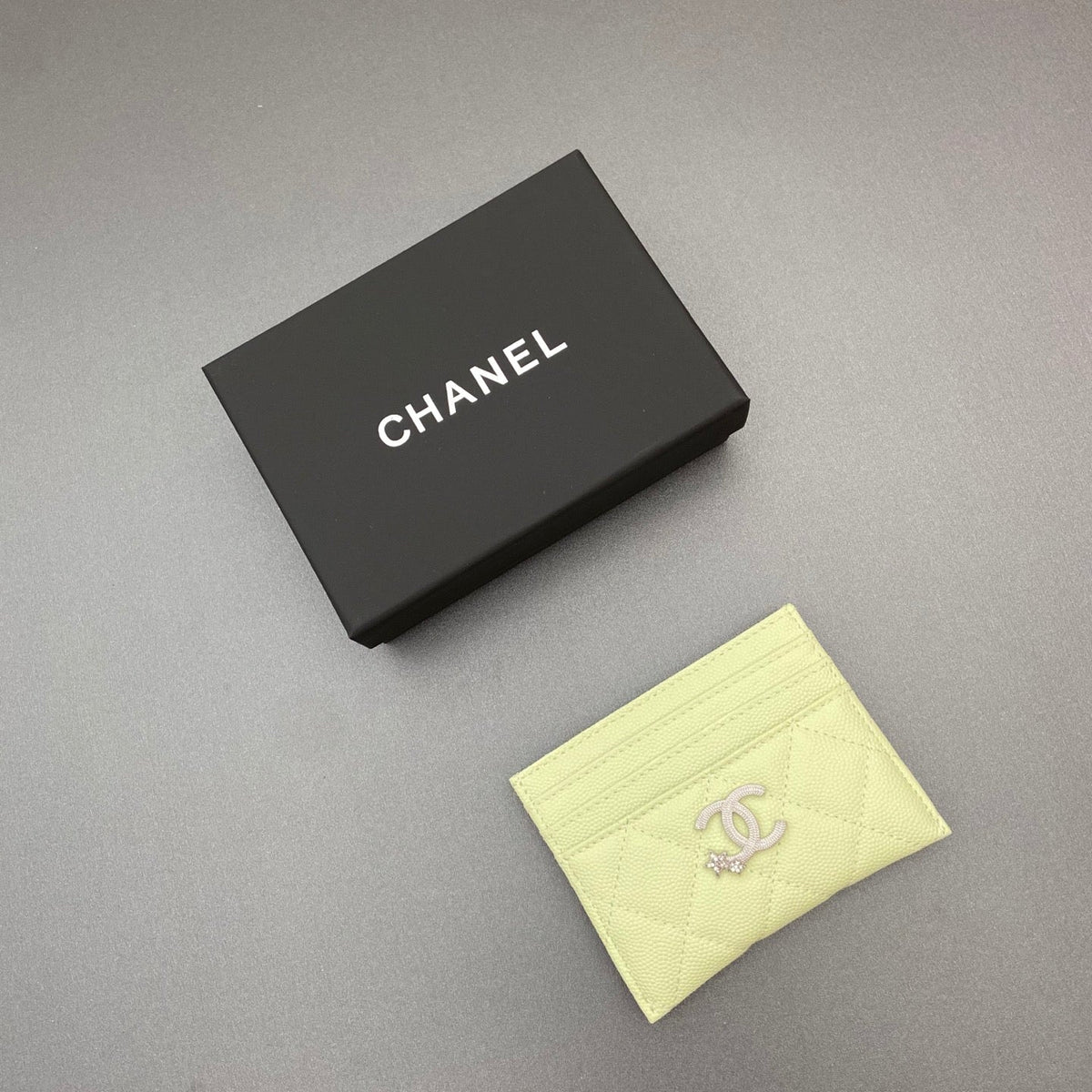 Chanel 25 Card Holder With Star Logo 11cm Grained Calfskin 325086