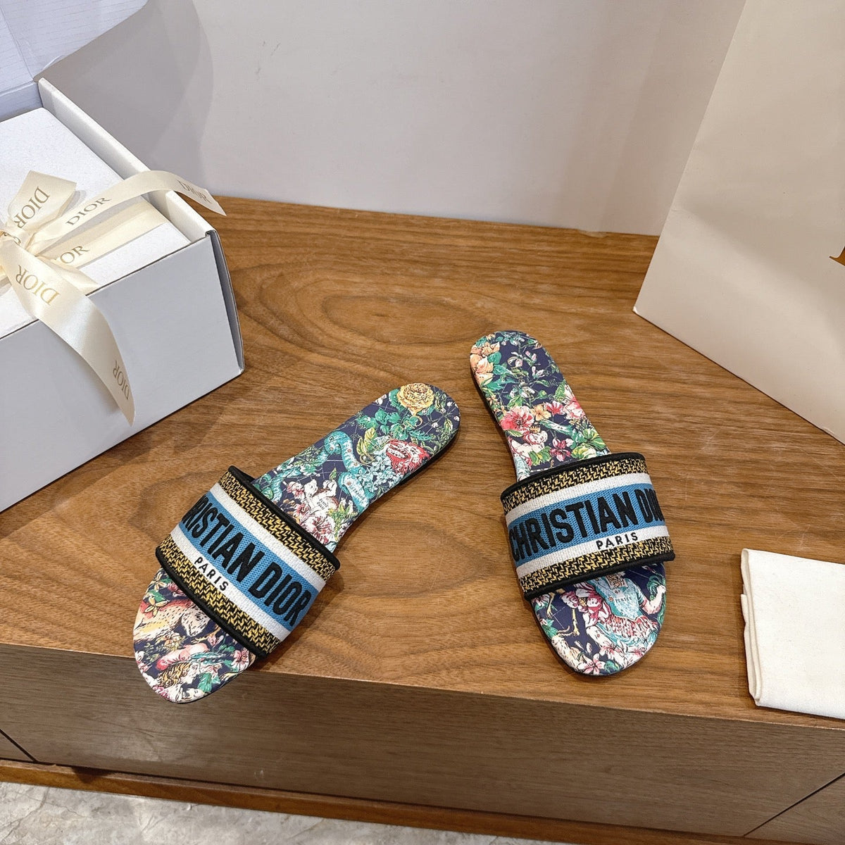 CD 26s Flower Flat Sandals Canvas Cowhide 685494