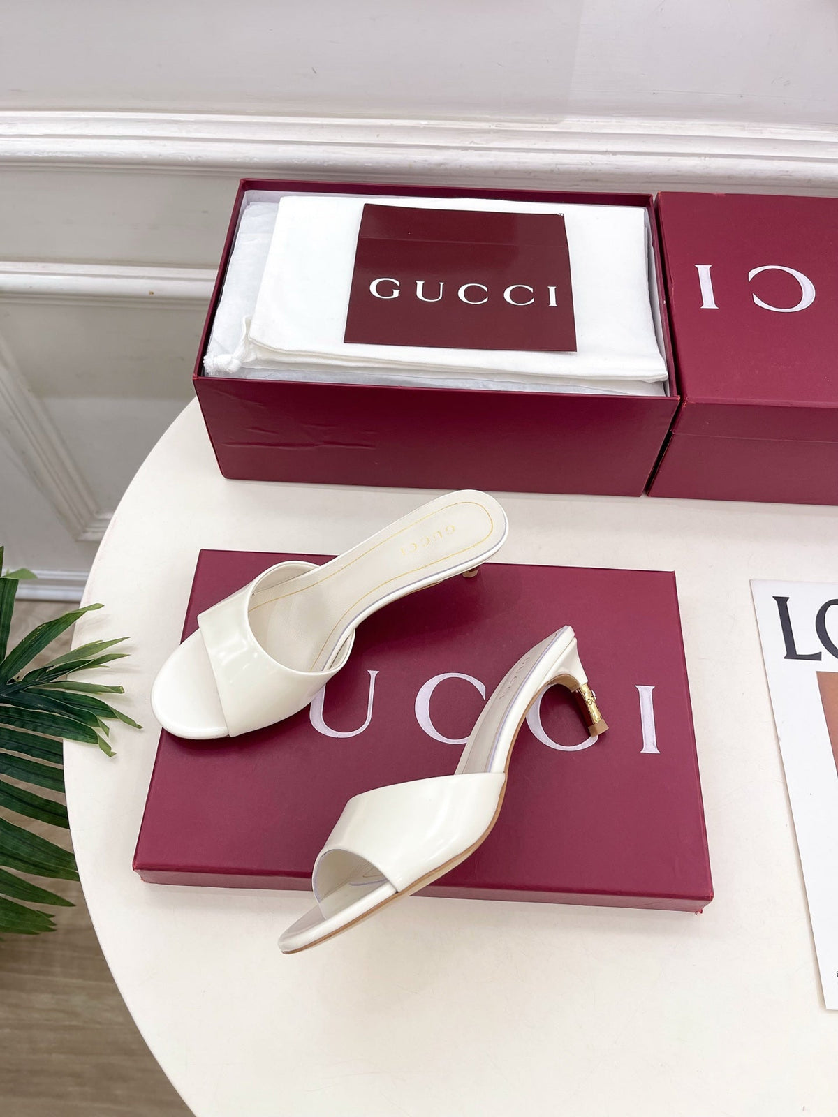 Gucci 2026 Women's Castello Slide Leather 946610