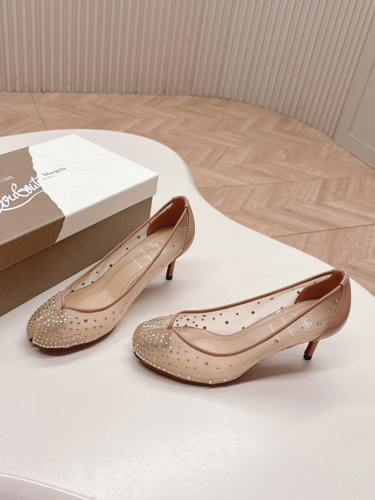 CL x Margiela 25 Split Toe Beige Mesh Sheepskin 322087