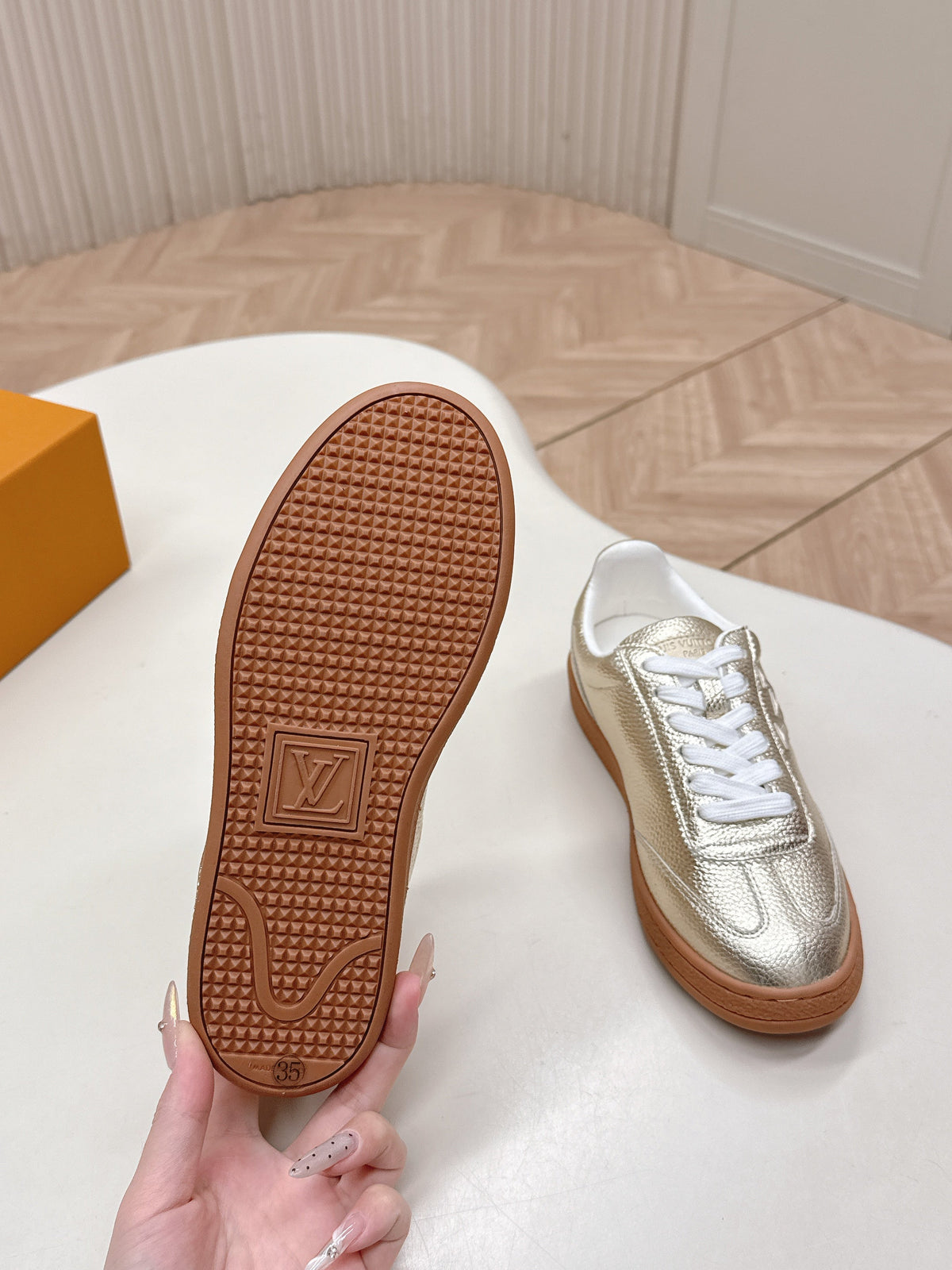 LV 2026 Frontrow Sneaker Light Gold Cowhide 595445