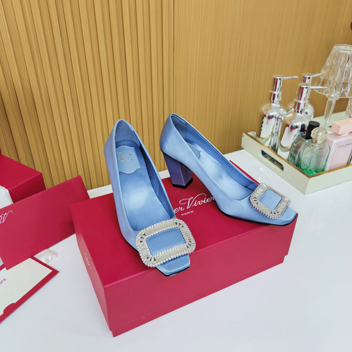 Viv Button Pumps Mist Blue Silk 247406