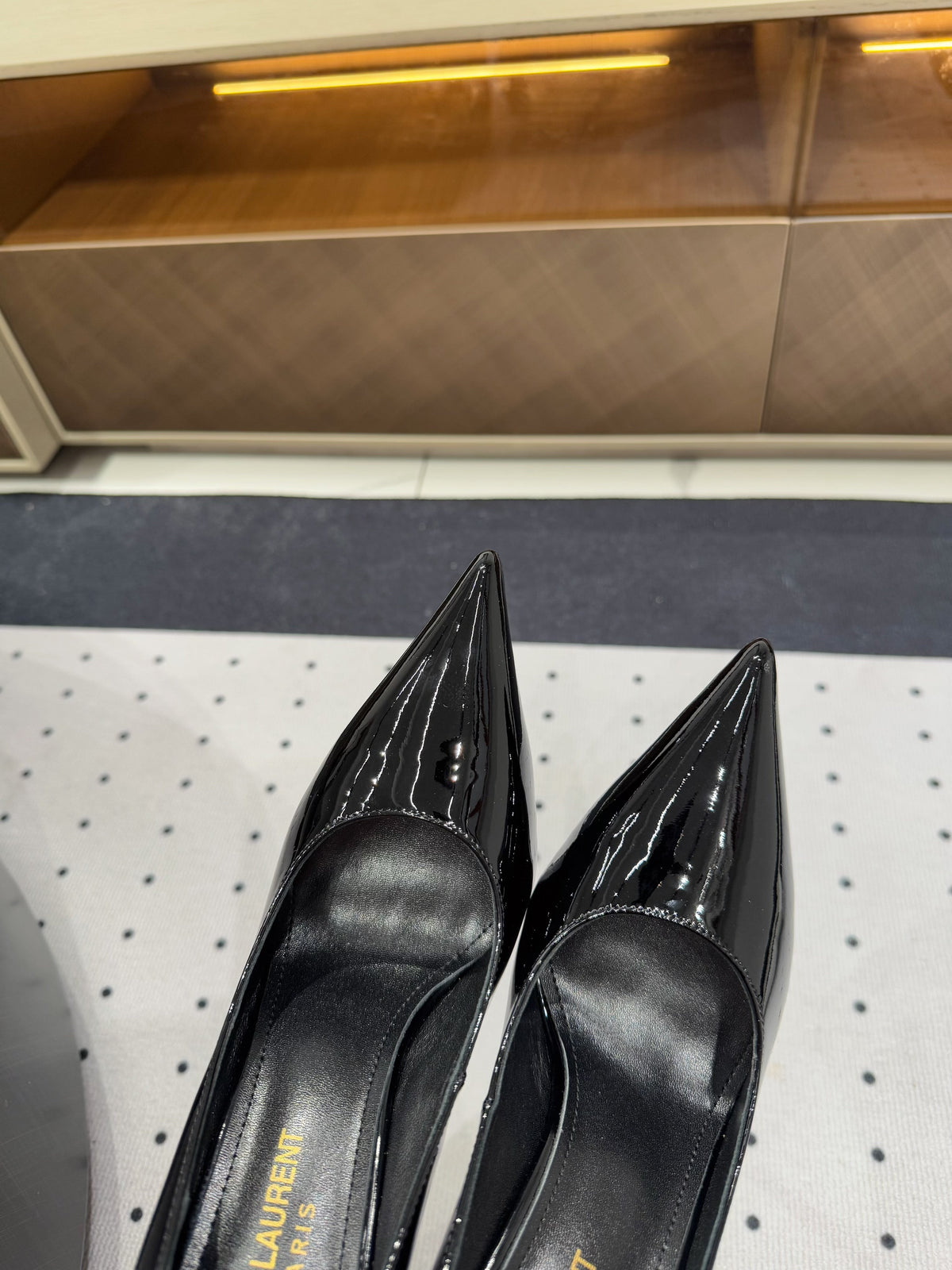 NORMA PUMPS IN BLACK GLOSSY SHEEPSKIN