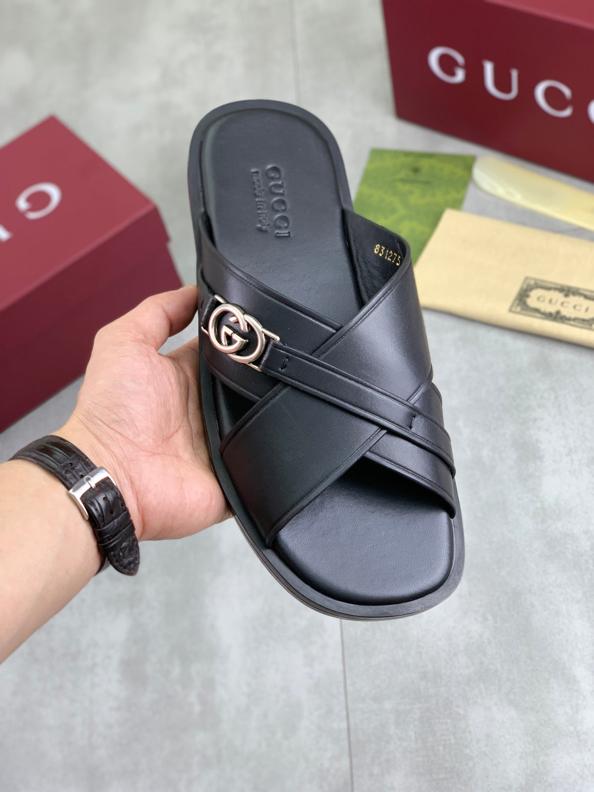 GG Men's 25 Sandals Slide Black Cowhide 738474