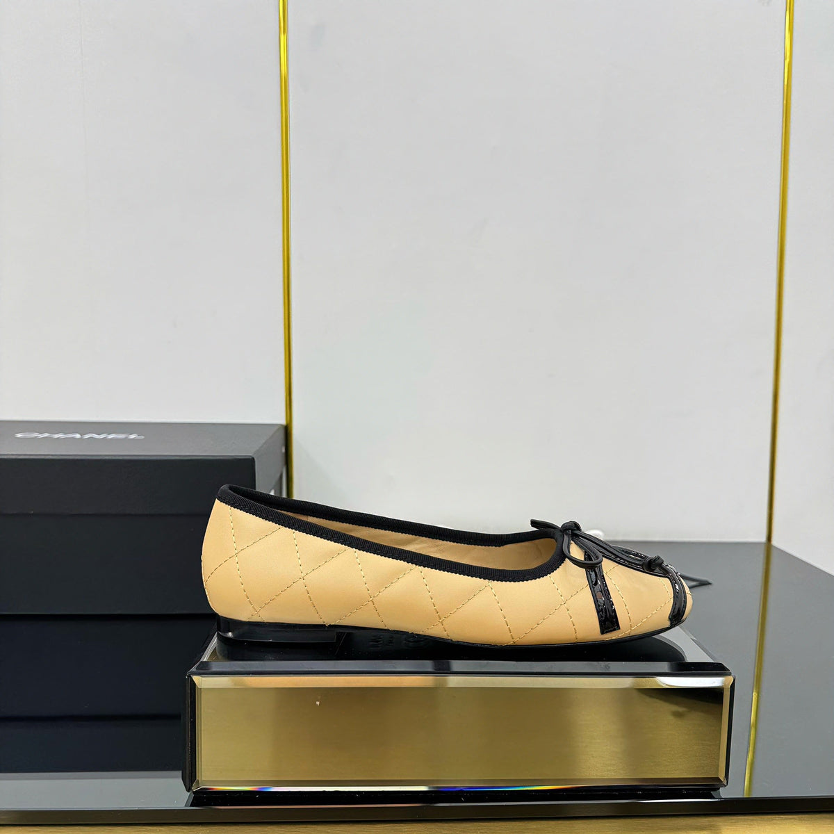 CC 25 Cambon Ballet Flat Beige Black Quilted Calfskin