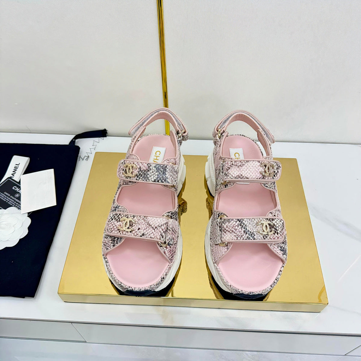 CC 25 Sandals Pink Pearlescent Sheepskin 312943