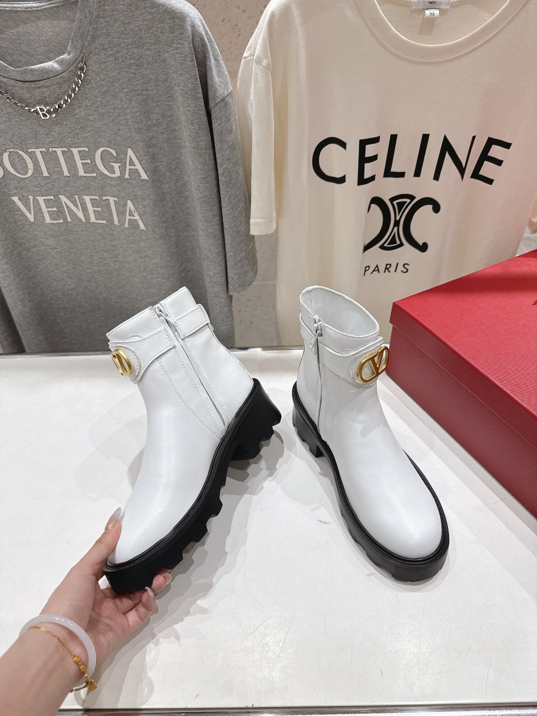 VT short boots white calfskin 174439