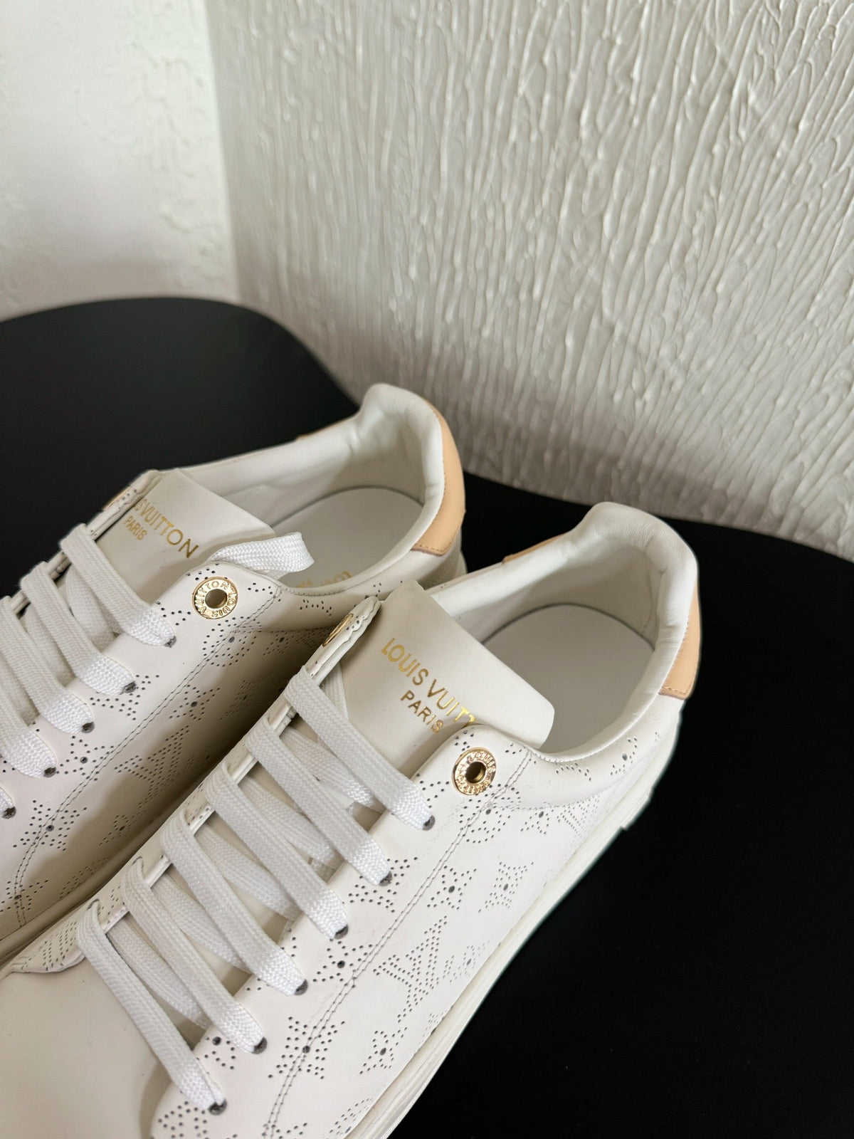 LV Sneakers Time Out Light White Monogram Calfskin