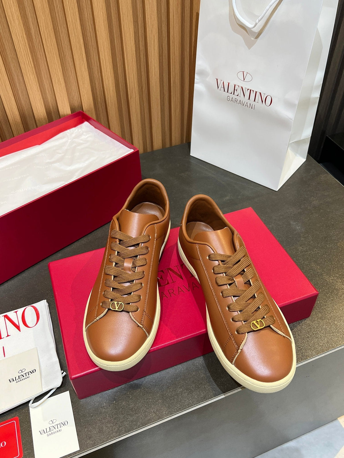 VT 25S  Casual Sneakers Camel Brown Cowhide 563093