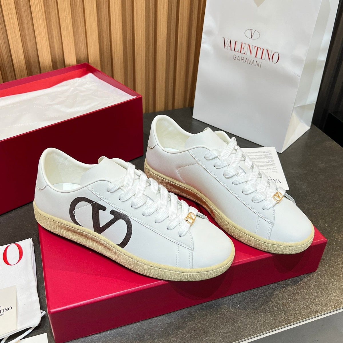 VT 25S  Casual Sneakers White Black Cowhide 563094