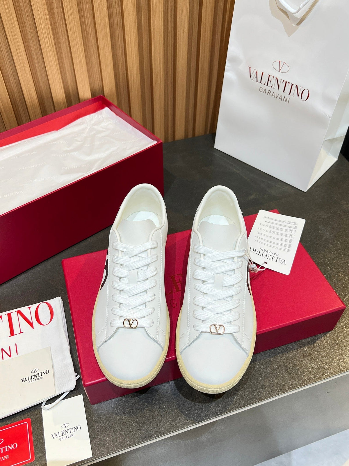 VT 25S  Casual Sneakers White Black Cowhide 563094