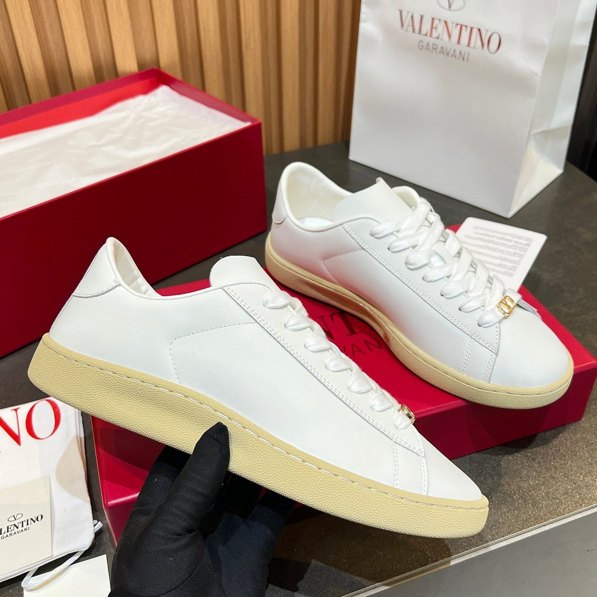 VT 25S  Casual Sneakers White Cowhide 563095