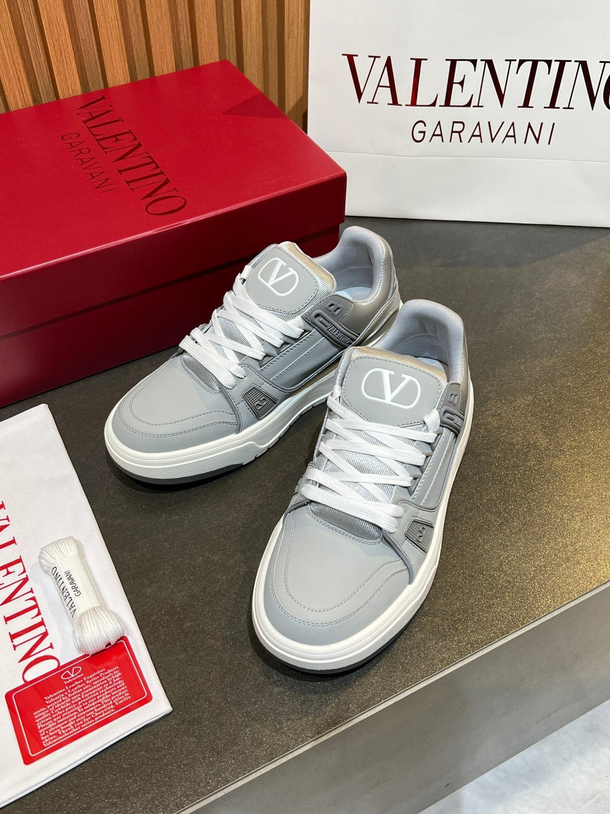 VT 25S Couple Sneakers Gray Calfskin 563121