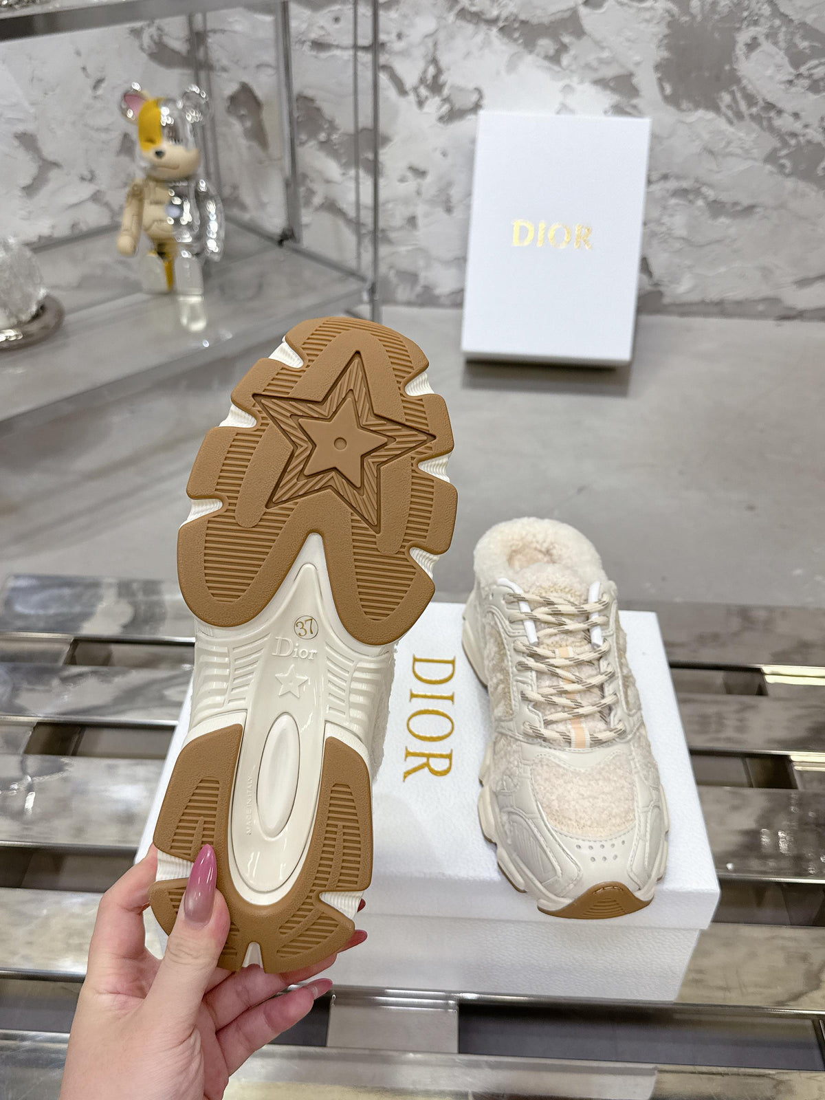 Dior 25 Chrono Sneakers Light Beige Fur Calfskin 530323