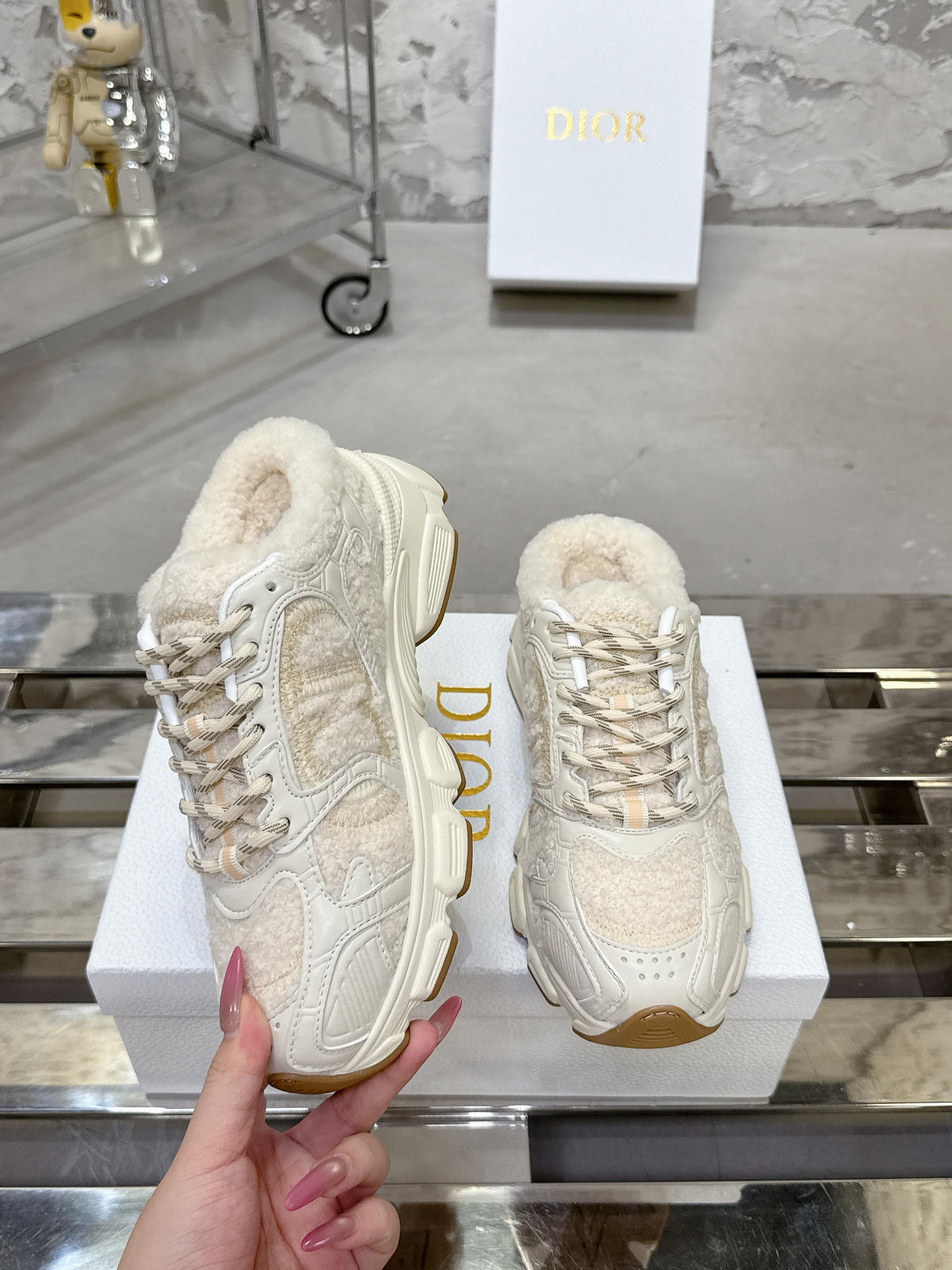 Dior 25 Chrono Sneakers Light Beige Fur Calfskin 530323