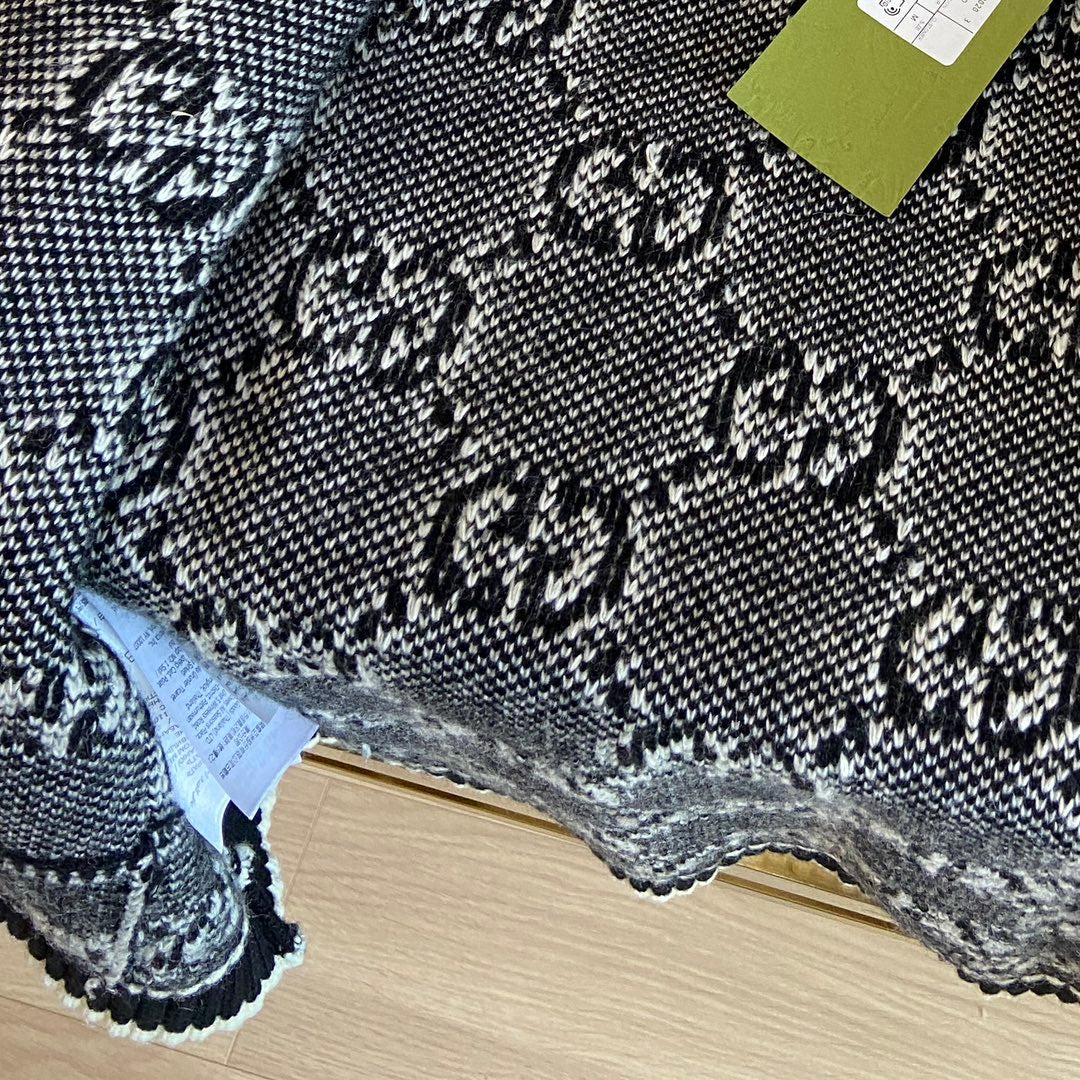 GG 25 Cardigan Black Cashmere 0017