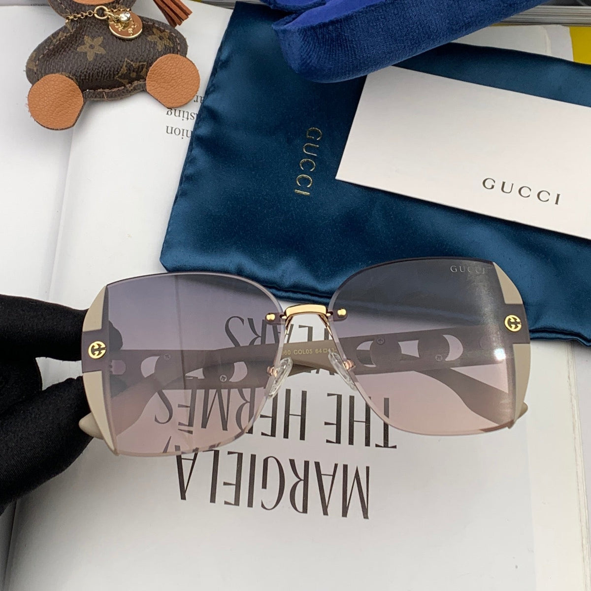 EMBOSSED LOGO SQUARE FRAME SUNGLASSES G0296 IN ACETATE AND METAL