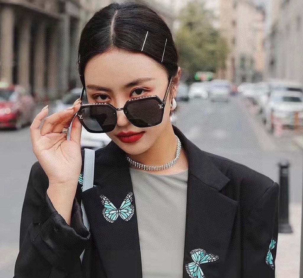 Louis Vuitton 2025 Sunglasses 559688