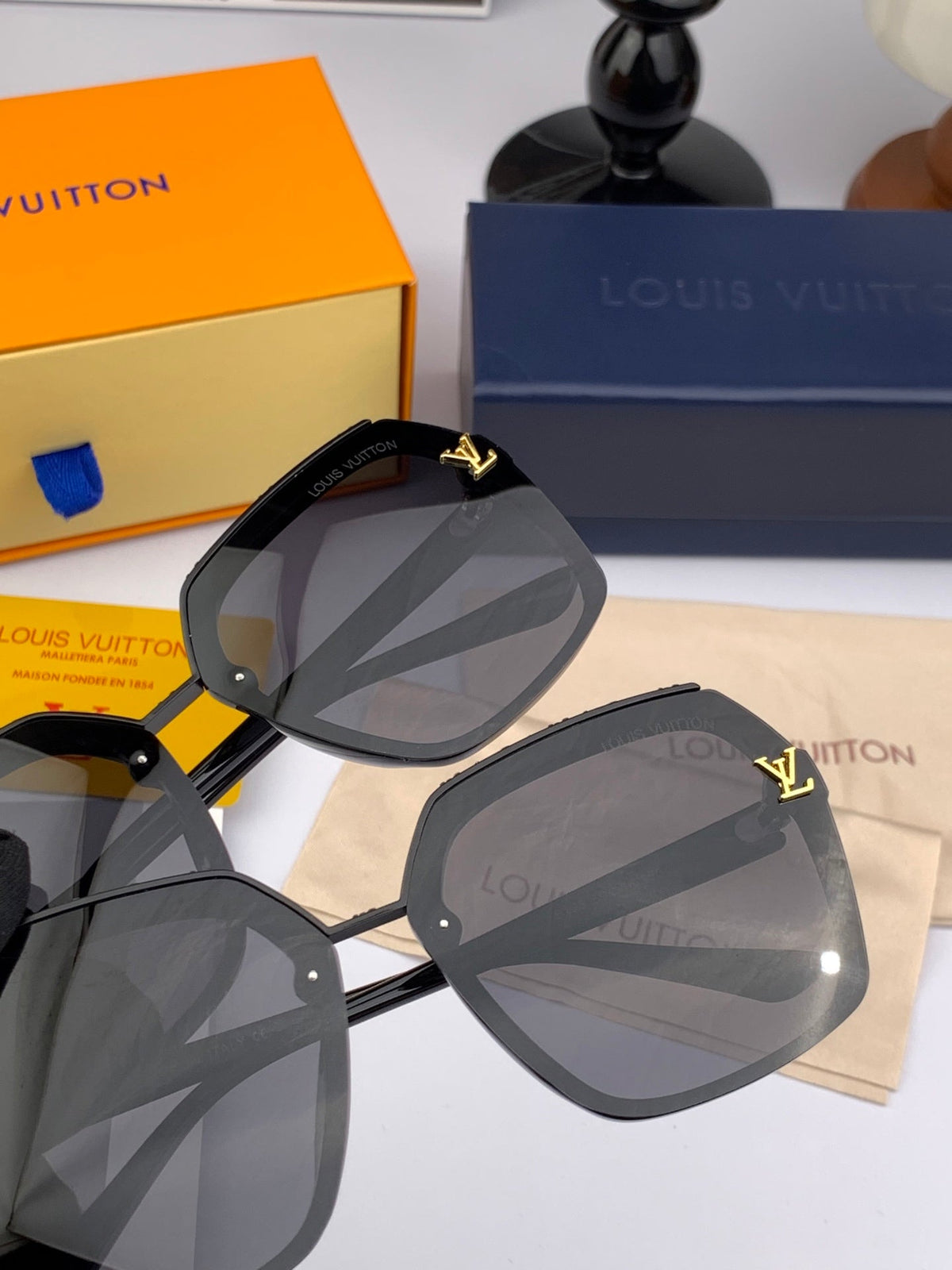 Louis Vuitton 2025 Sunglasses 559688