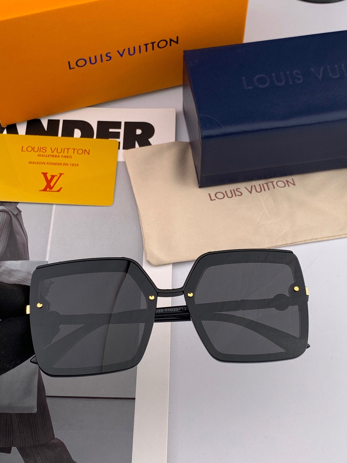 SQUARE SUNGLASSES L081 IN BLACK RED ACETATE