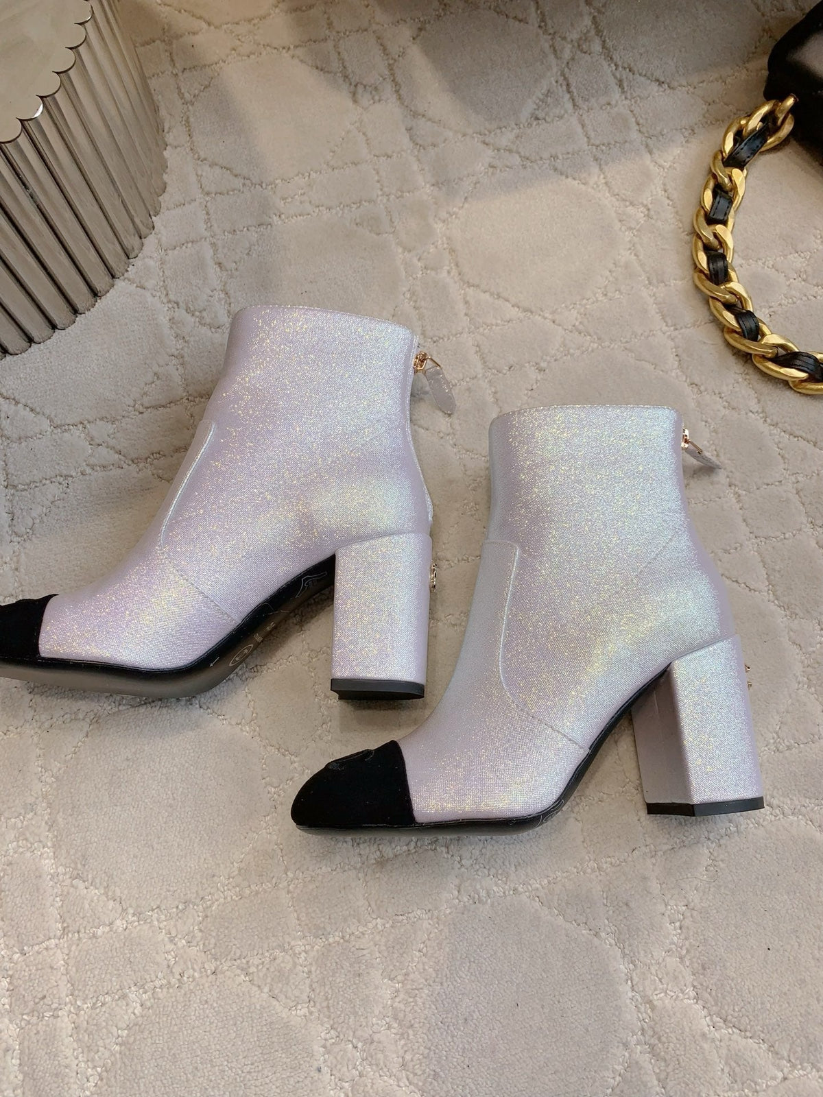 CC 25 Short Boot Light Pink Black Fabric Sheepskin 516638