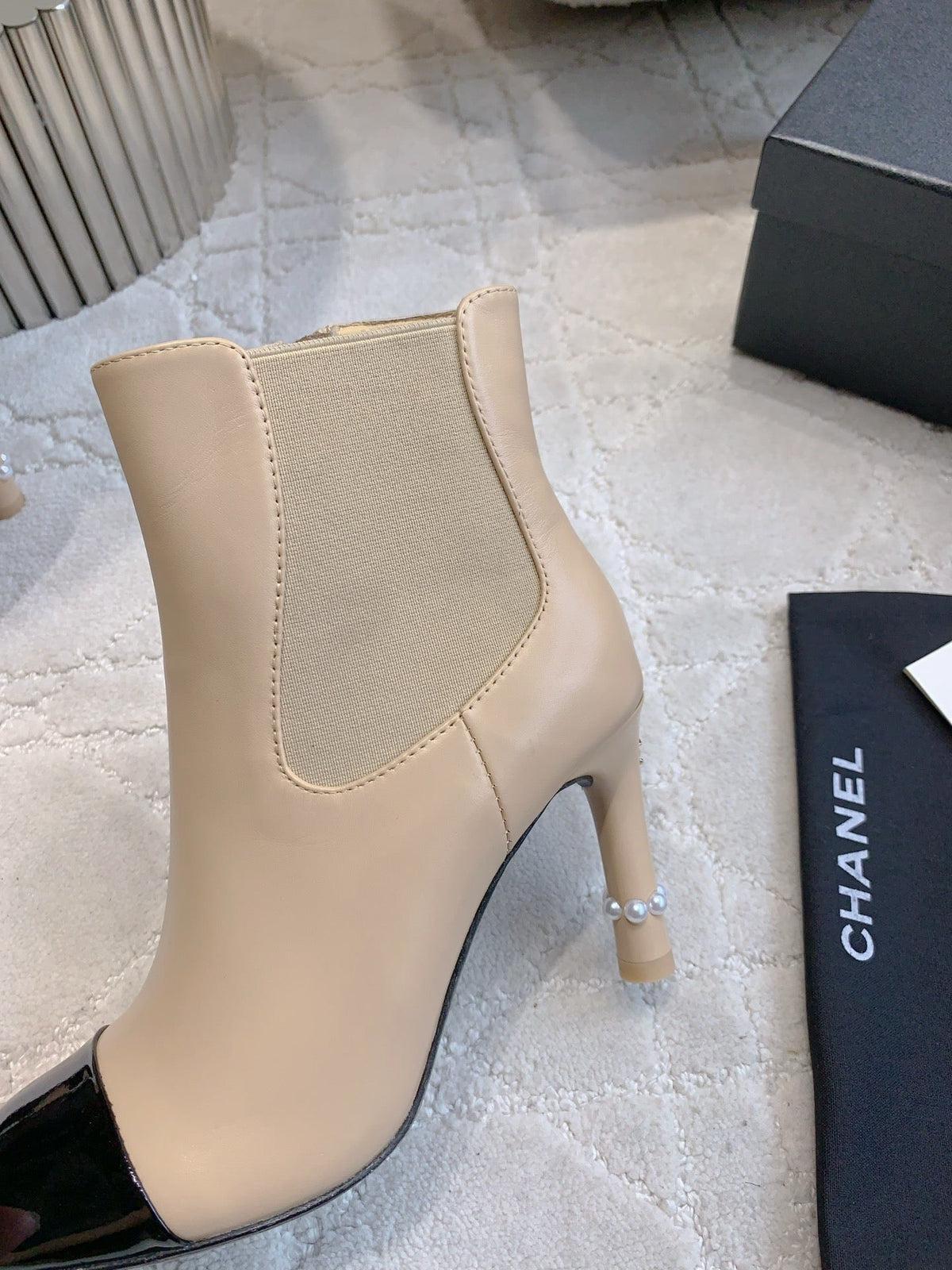 CC 25 Pearl Heel Boot Beige Calfskin 516655