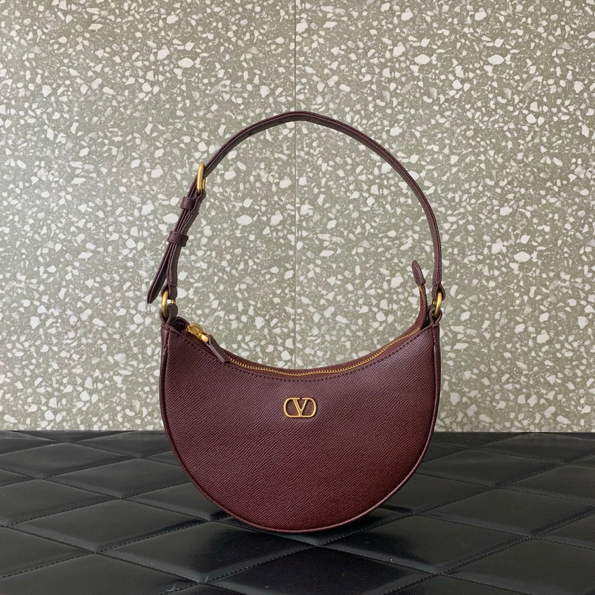 VA GARAVANI VLOGO mini HOBO bag burgundy calfskin 566880