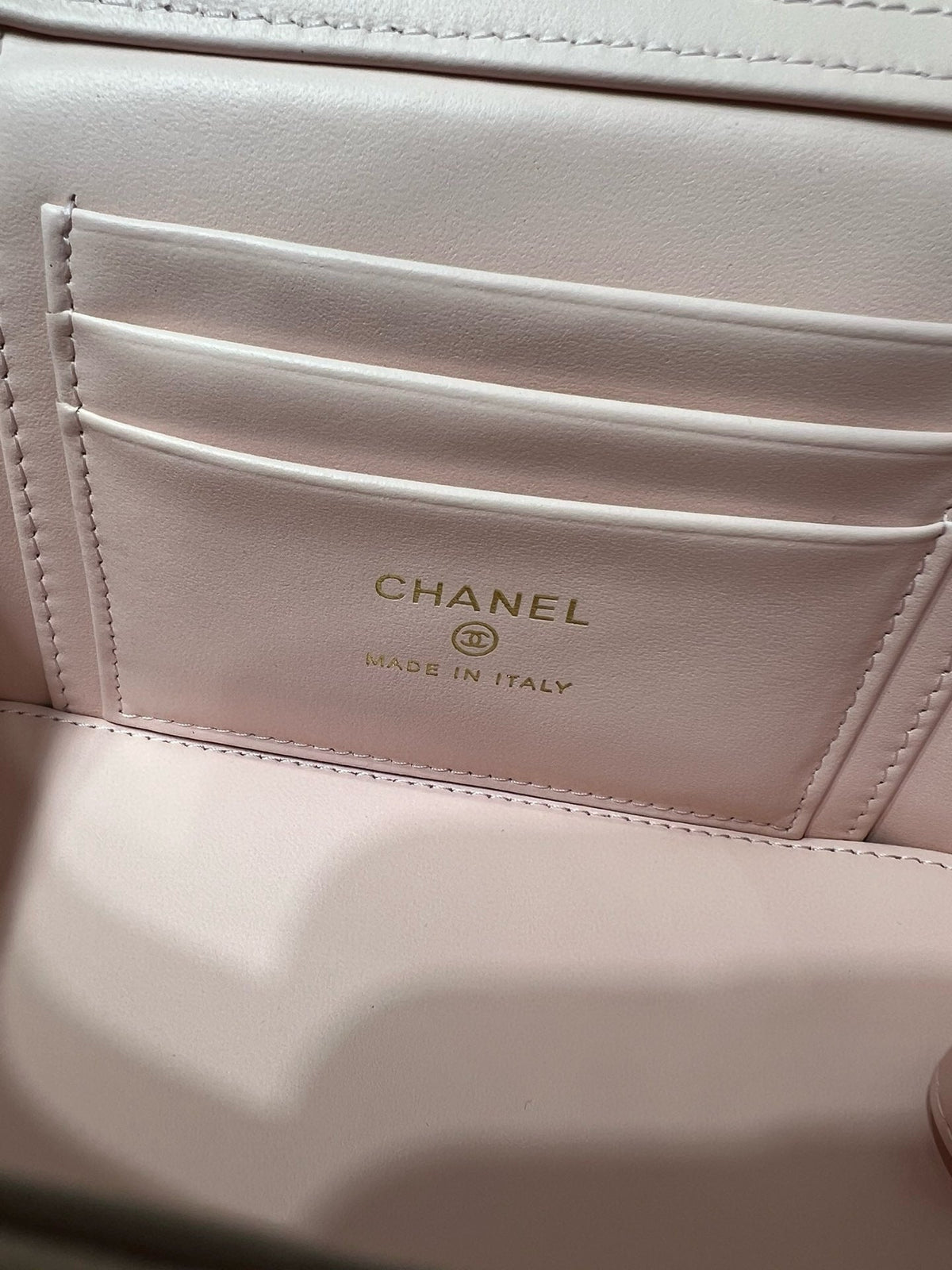 CC 25S Small Vanity 17cm Pink Grained Calfskin Light Gold Hardware