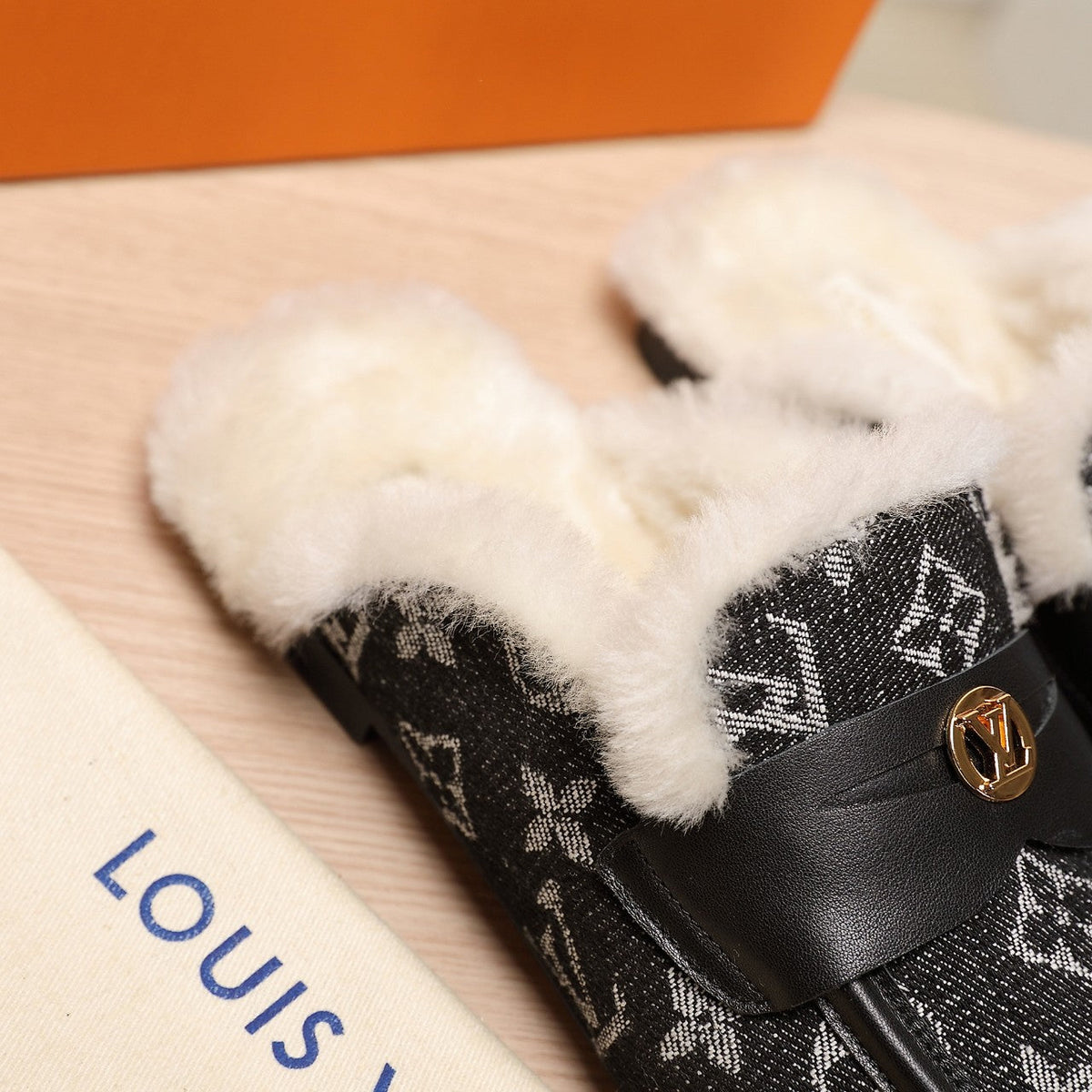 LV 25C Flat Mule Black Monogram Denim Fabric With white fleece 218299