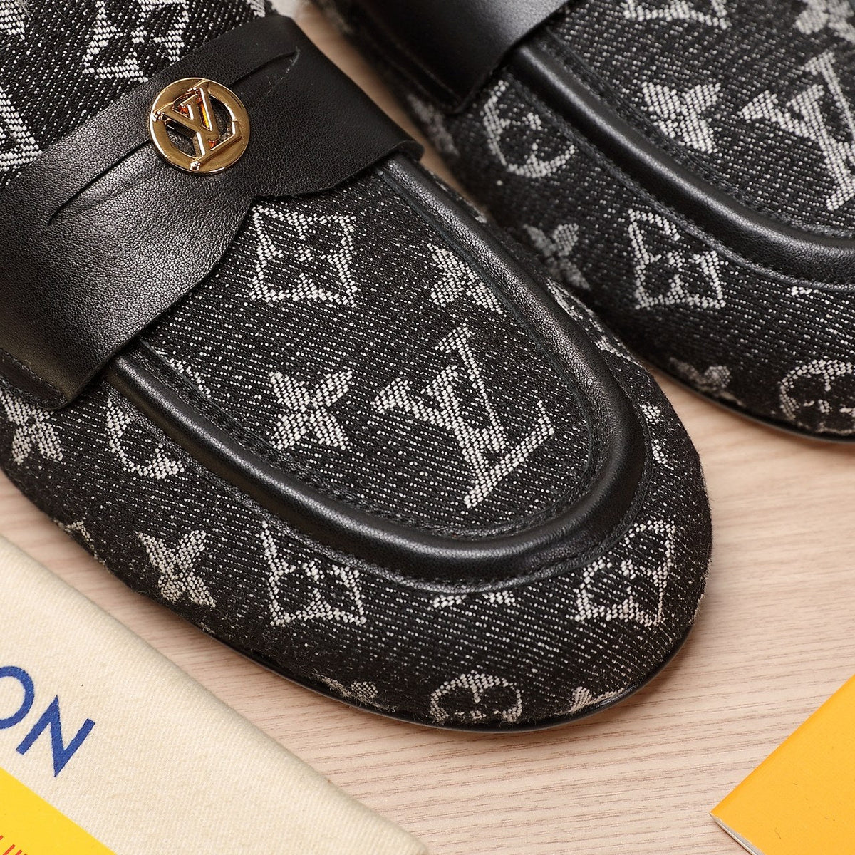 LV 25C Flat Mule Black Monogram Denim Fabric With white fleece 218299
