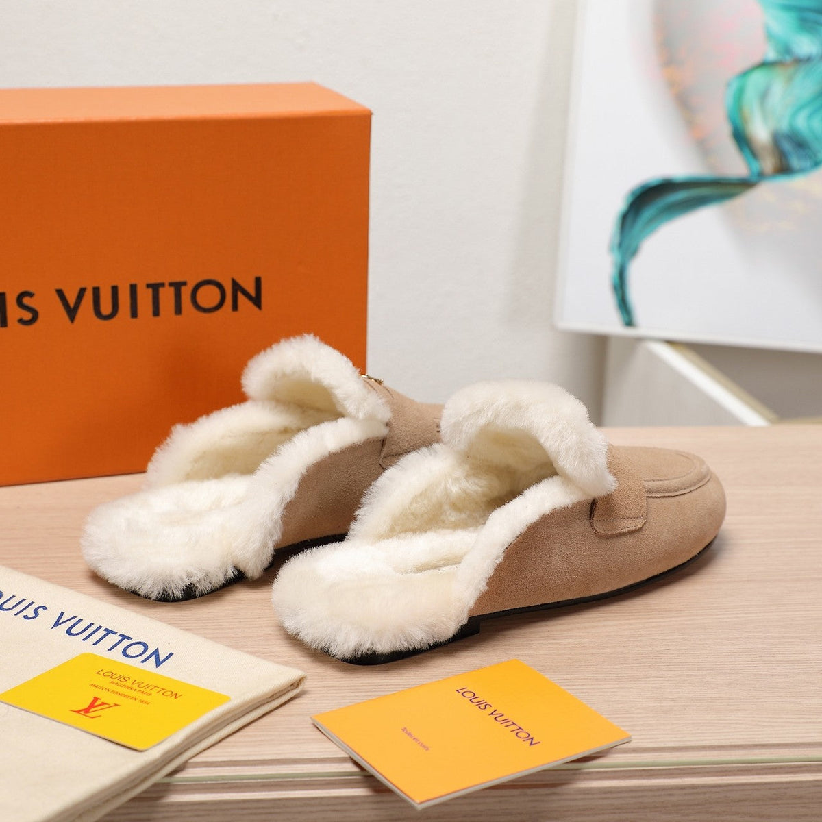 LV 25C Flat Mule Cream Suede With white fleece218297