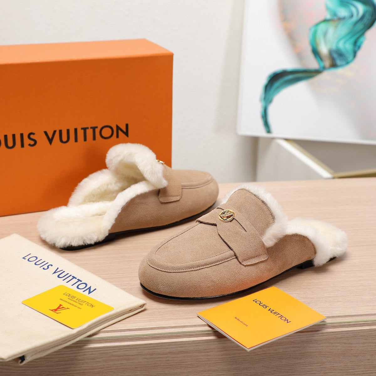 LV 25C Flat Mule Cream Suede With white fleece218297